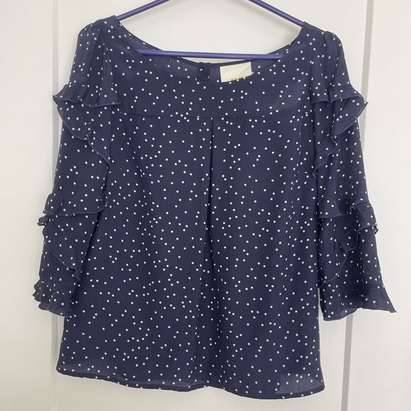 Maeve 100% silk flutter 3/4 sleeve blouse with small sea foam green polkadots - Picture 2 of 8